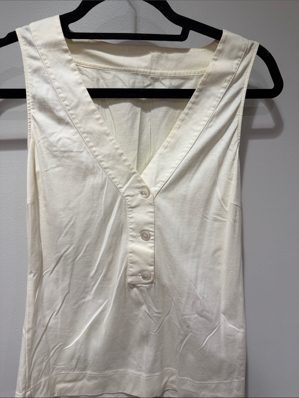 Sleeveless Akris V-Neck Button Front Tank Top - Butter Cream